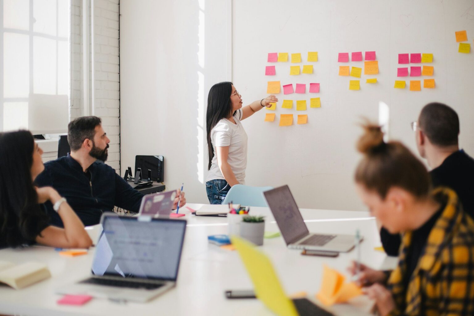 Navigating B2B Lead Generation: Key Challenges and Solutions
