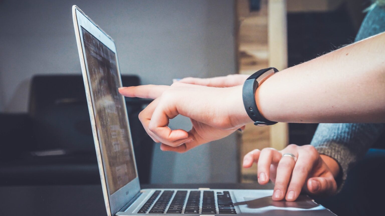 Maximizing B2B Lead Generation with Interactive Content Maximizing B2B Lead Generation with Interactive Content